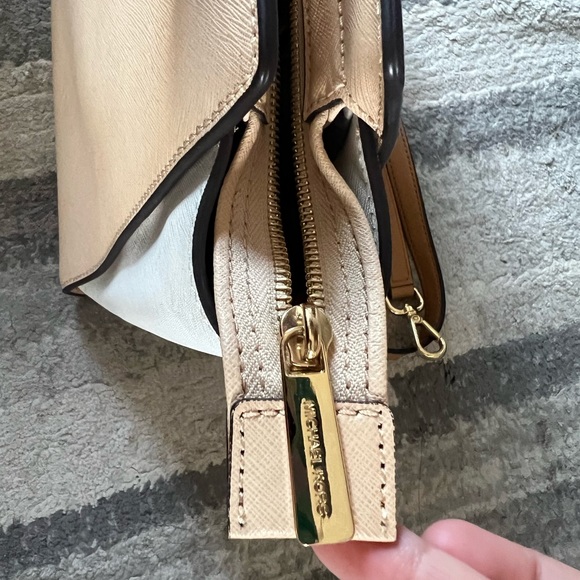 Michael Kors handbag - Picture 11 of 12